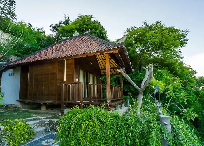 Song Lambung Huts